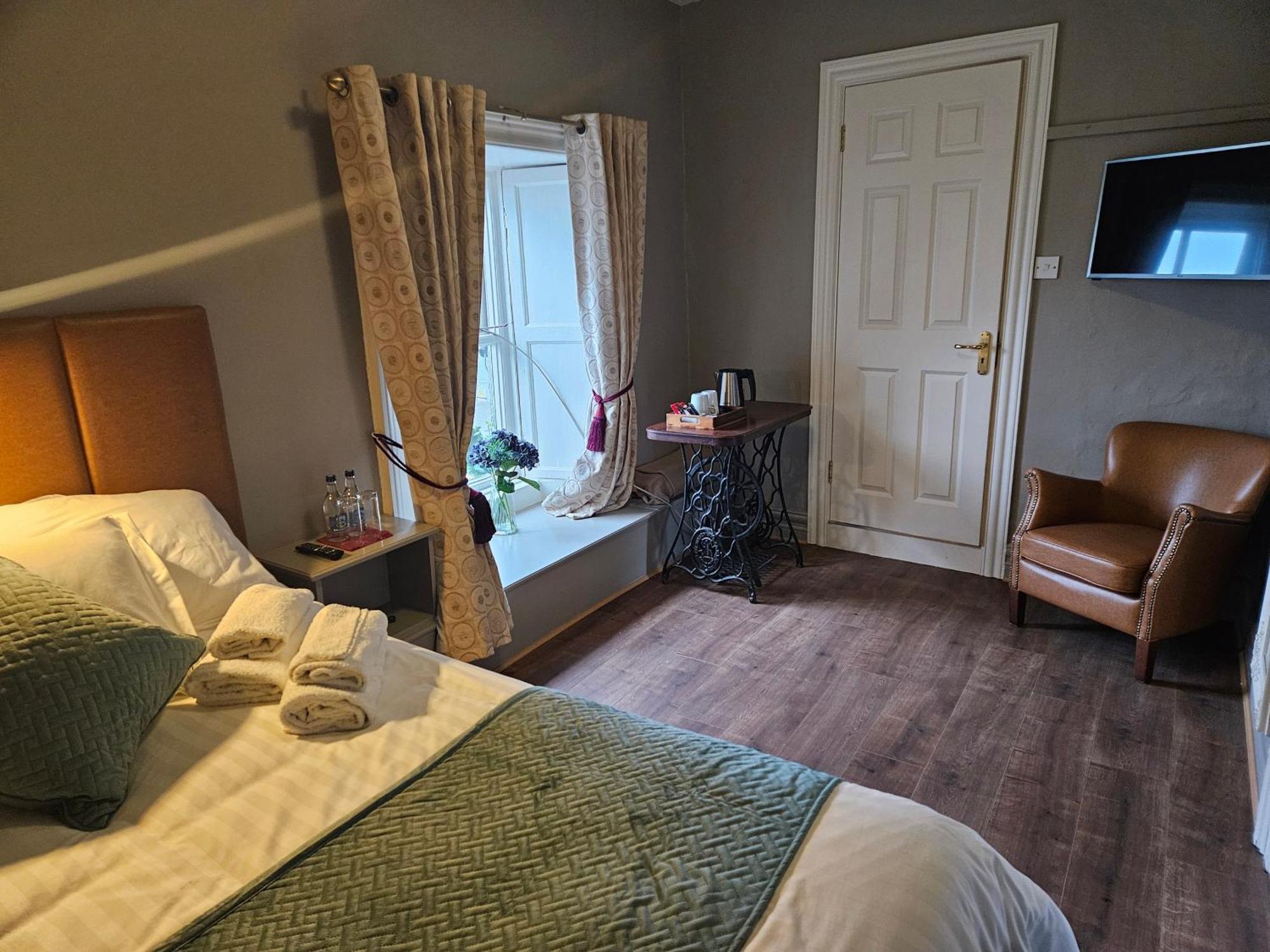 Bounty Bar Hotel Trim Eksteriør billede